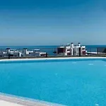 Serenity Sky Views Penthouse Appartamento *