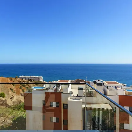 Serenity Sky Views Penthouse Appartement