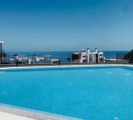 Serenity Sky Views Penthouse 아파트 *